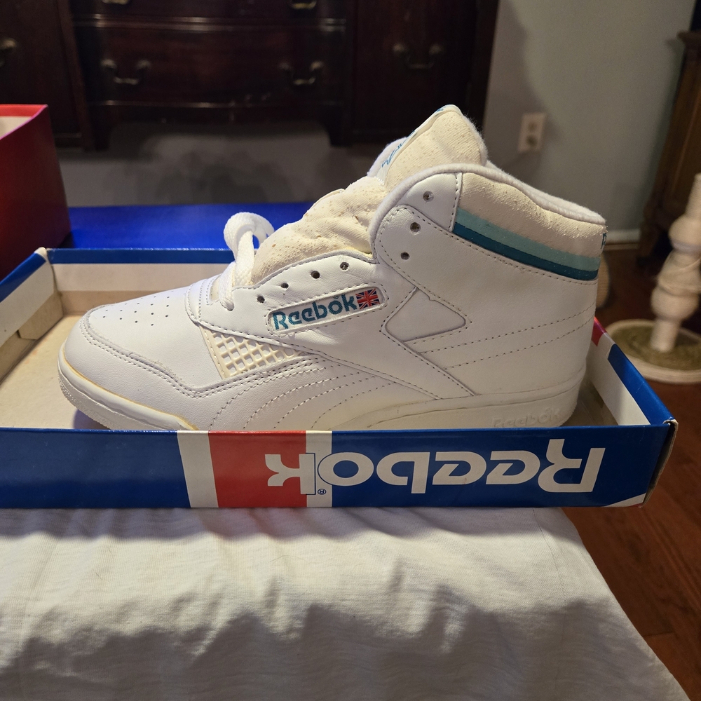 Reebok Vintage Victoria Mid-Cut 6-1059 White/Tea Women US 8